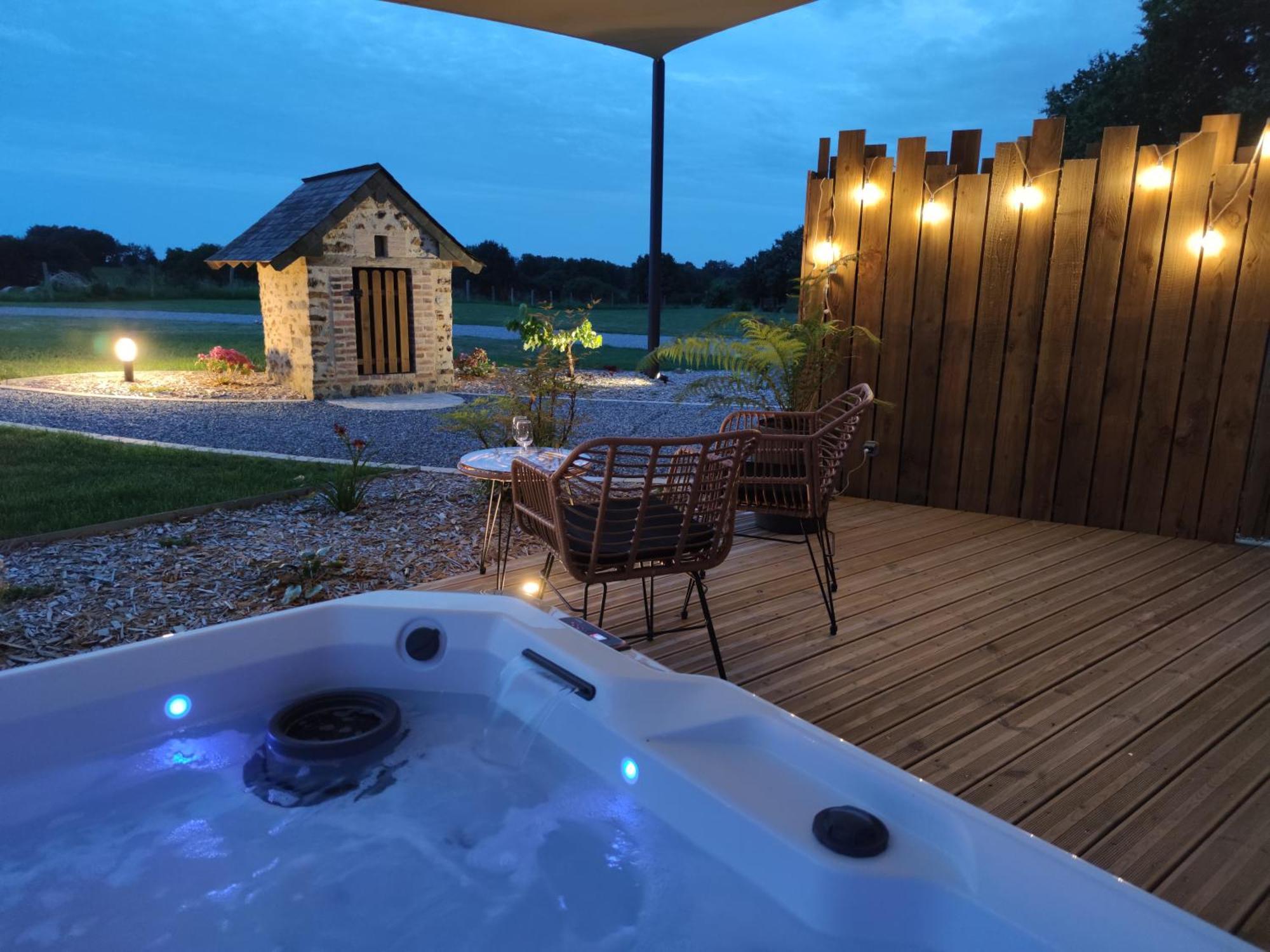 La Douce Halte - Gites Avec Spa Ou Sauna Saint-Ouen-Des-Toits Экстерьер фото